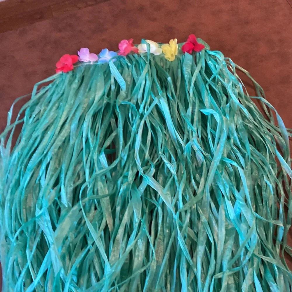 Hawaiian Luau Party Items